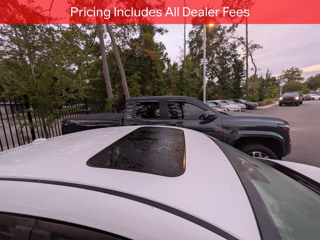 Used 2022 Nissan Sentra SR w/ SR Premium Package FWD image 10