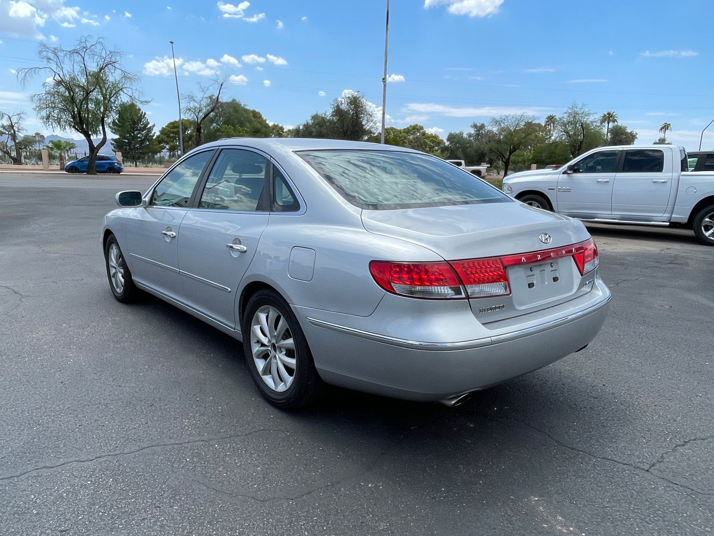 Used 2006 Hyundai Azera Limited FWD image 3