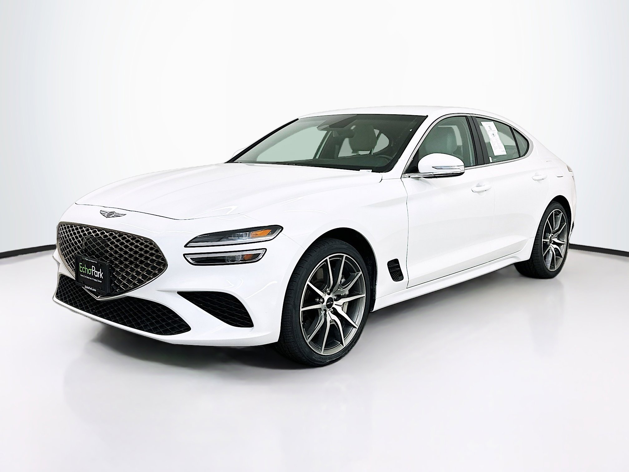 Used 2025 Genesis G70 2.5T image 3