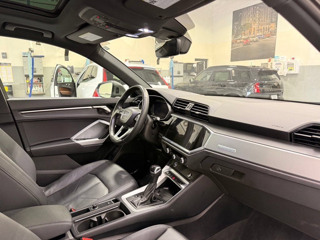 Used 2024 Audi Q3 2.0T Premium w/ Convenience Package AWD/4WD image 29