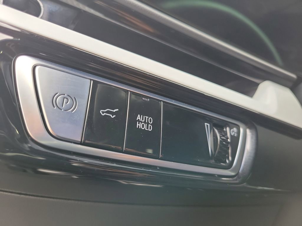 Used 2025 Cadillac Optiq Luxury 1 image 26