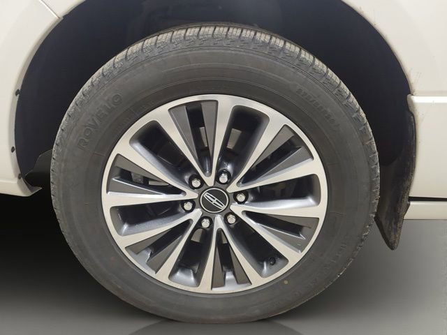 Used 2016 Lincoln Navigator Select image 25