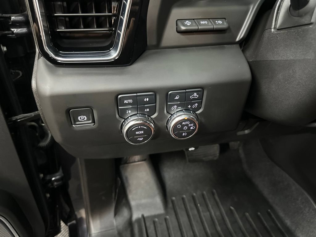Used 2025 GMC Sierra 2500 Denali Ultimate AWD/4WD image 34