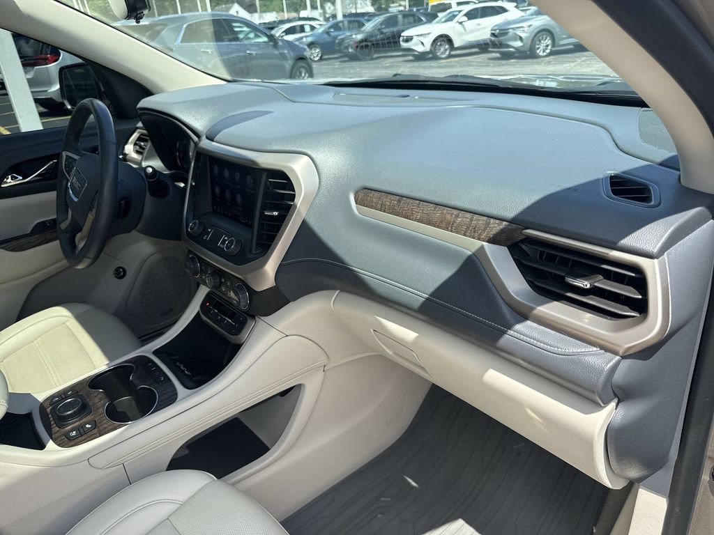 Certified 2023 GMC Acadia Denali w/ Denali Ultimate Package AWD/4WD image 28