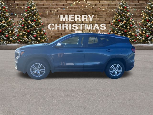 Used 2024 GMC Terrain SLE image 2