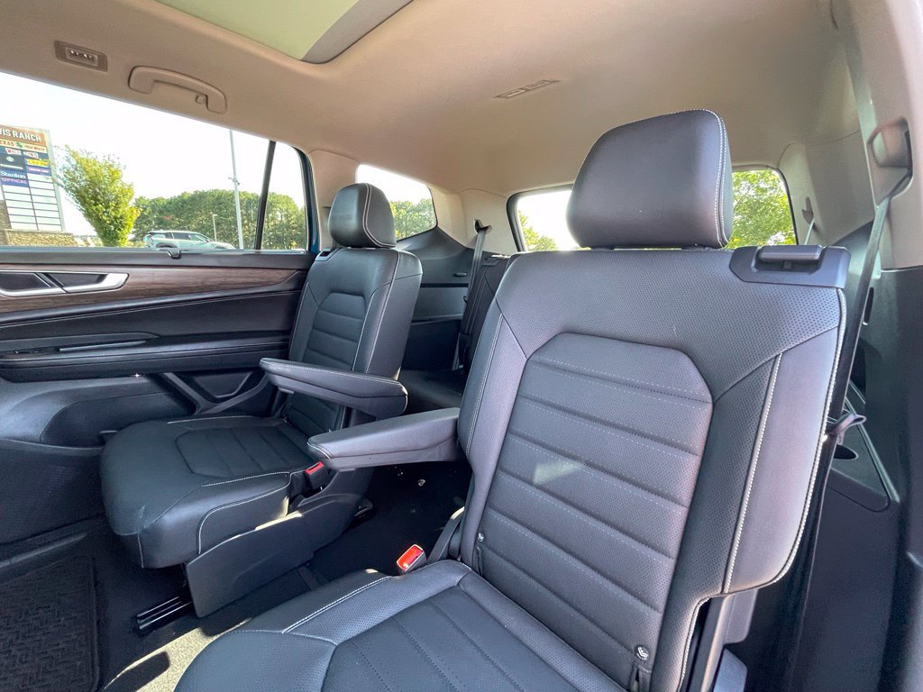 Used 2025 Volkswagen Atlas SEL AWD/4WD image 26