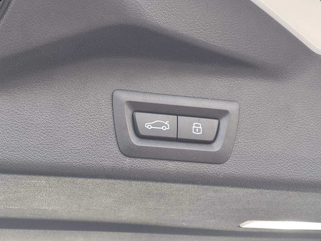 Used 2024 BMW X5 xDrive50e image 21