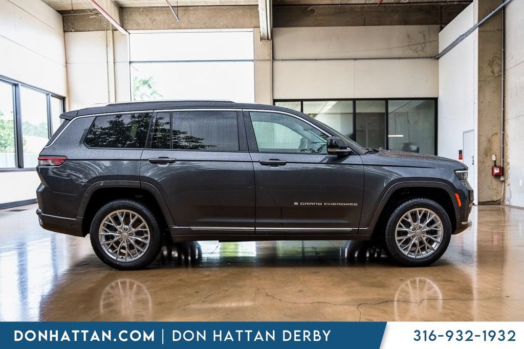 Used 2021 Jeep Grand Cherokee L Summit w/ Advanced Protech Group IV AWD/4WD image 33