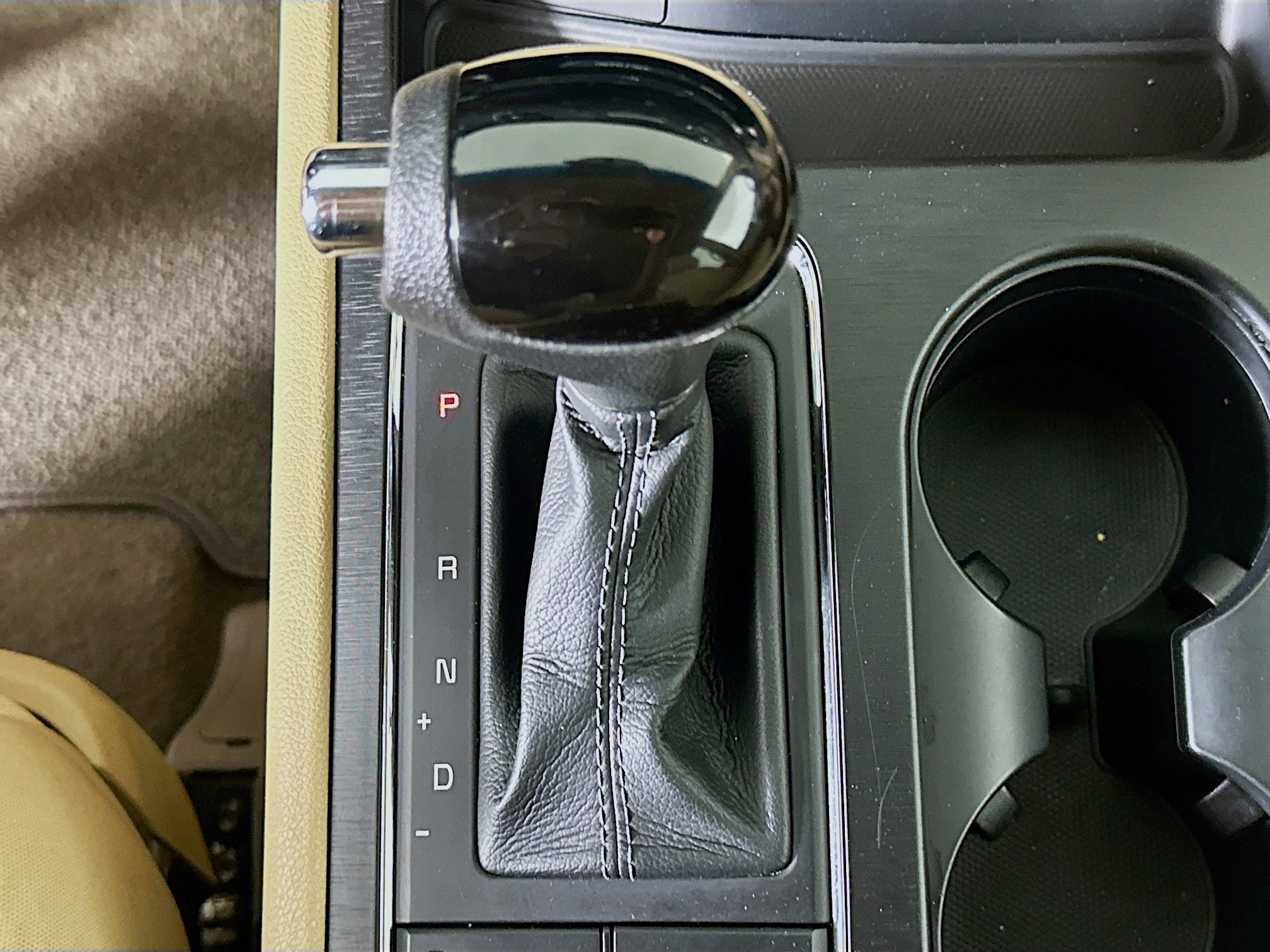 Used 2016 Kia Sedona LX w/ LX Convenience Package image 24