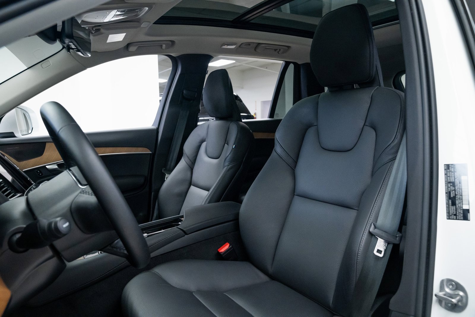 Used 2025 Volvo XC90 T8 Plus image 19