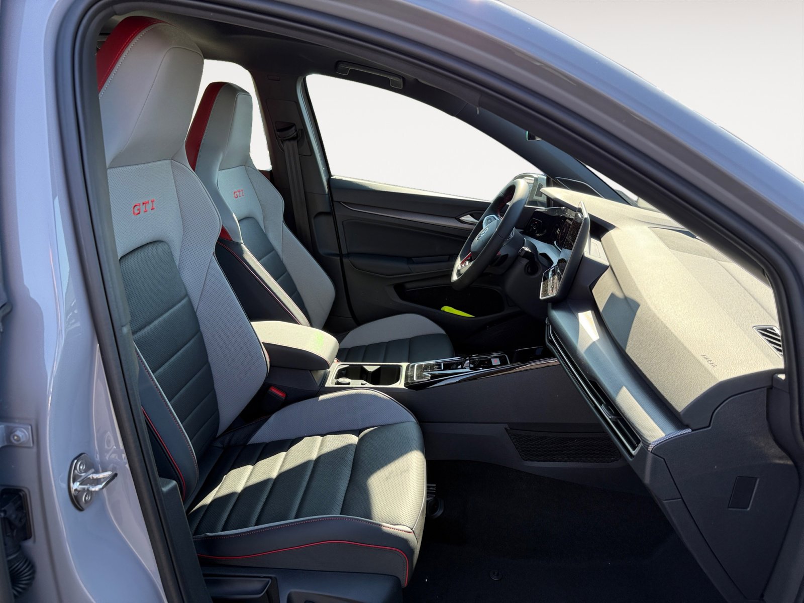 New 2025 Volkswagen GTI SE image 19