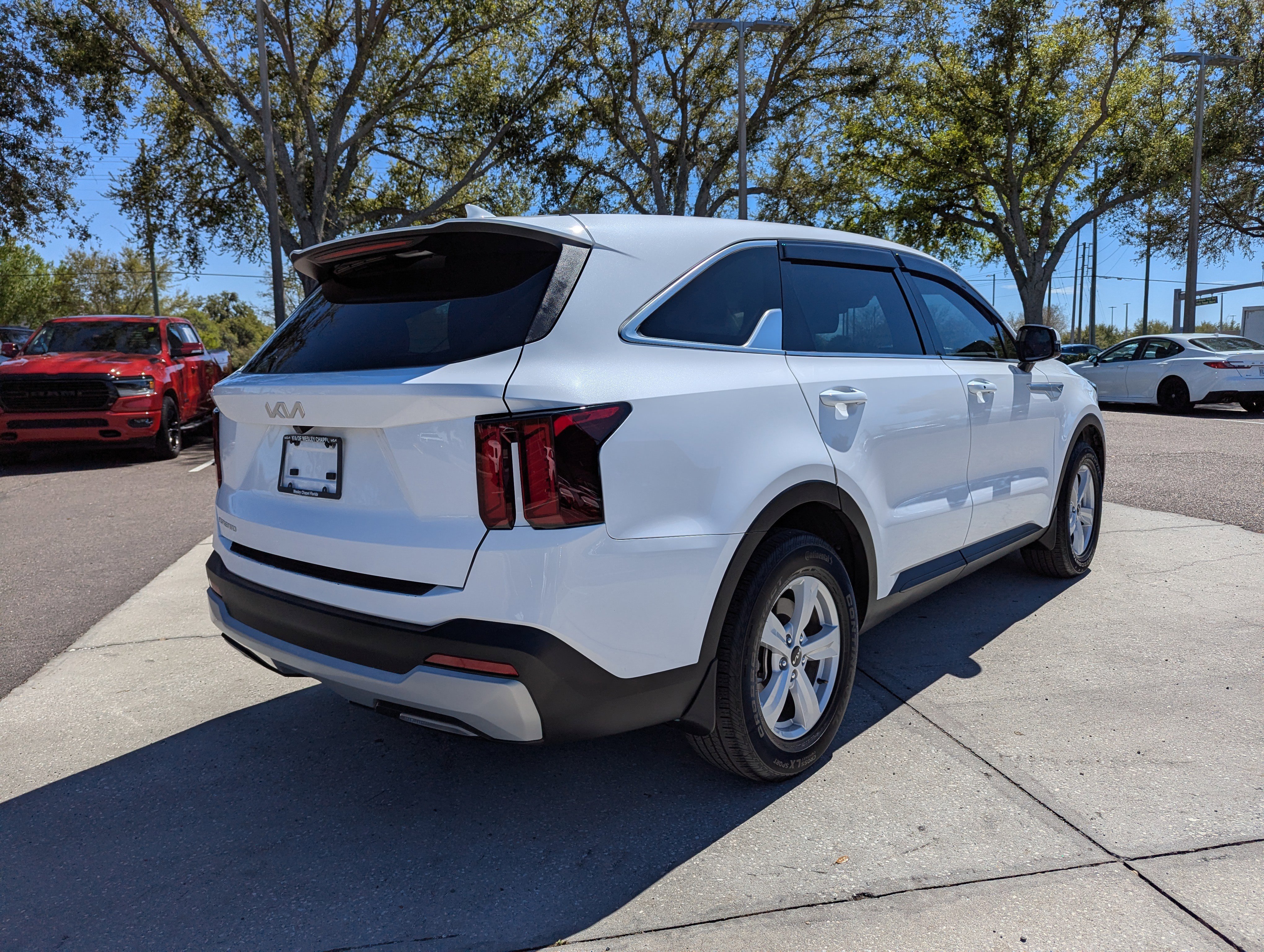 Certified 2025 Kia Sorento LX image 8