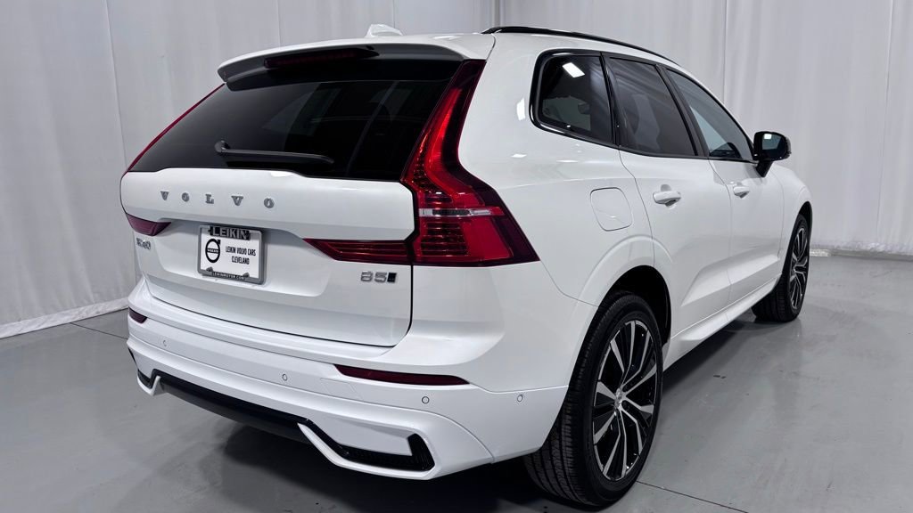 Certified 2025 Volvo XC60 B5 Plus image 6