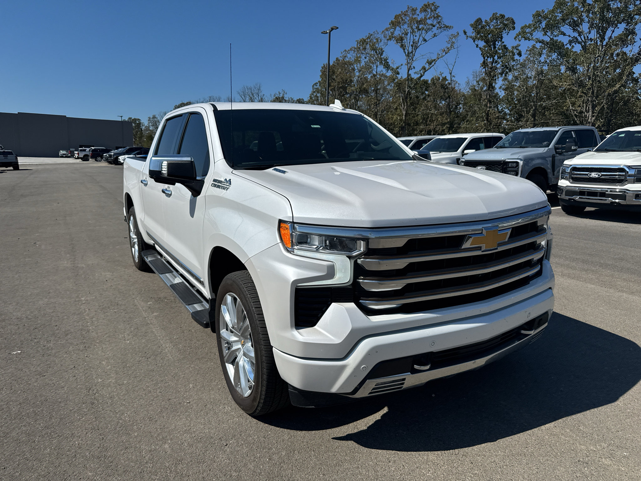 Used 2022 Chevrolet Silverado 1500 High Country AWD/4WD image 3