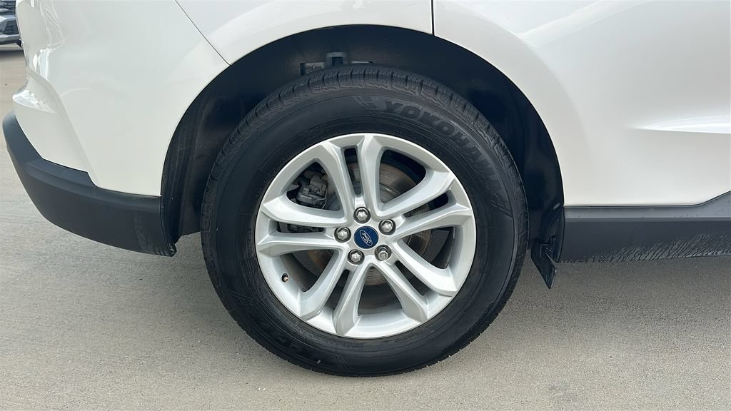 Used 2019 Ford Edge SEL w/ Equipment Group 201A FWD image 16