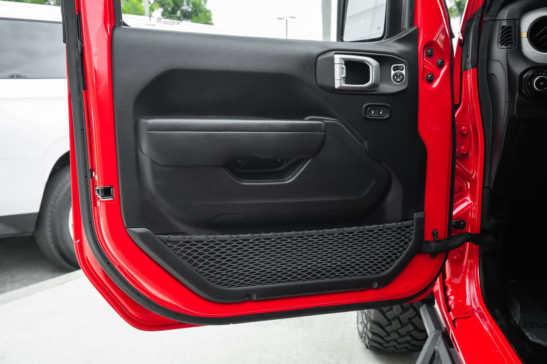 Used 2024 Jeep Wrangler Willys image 32