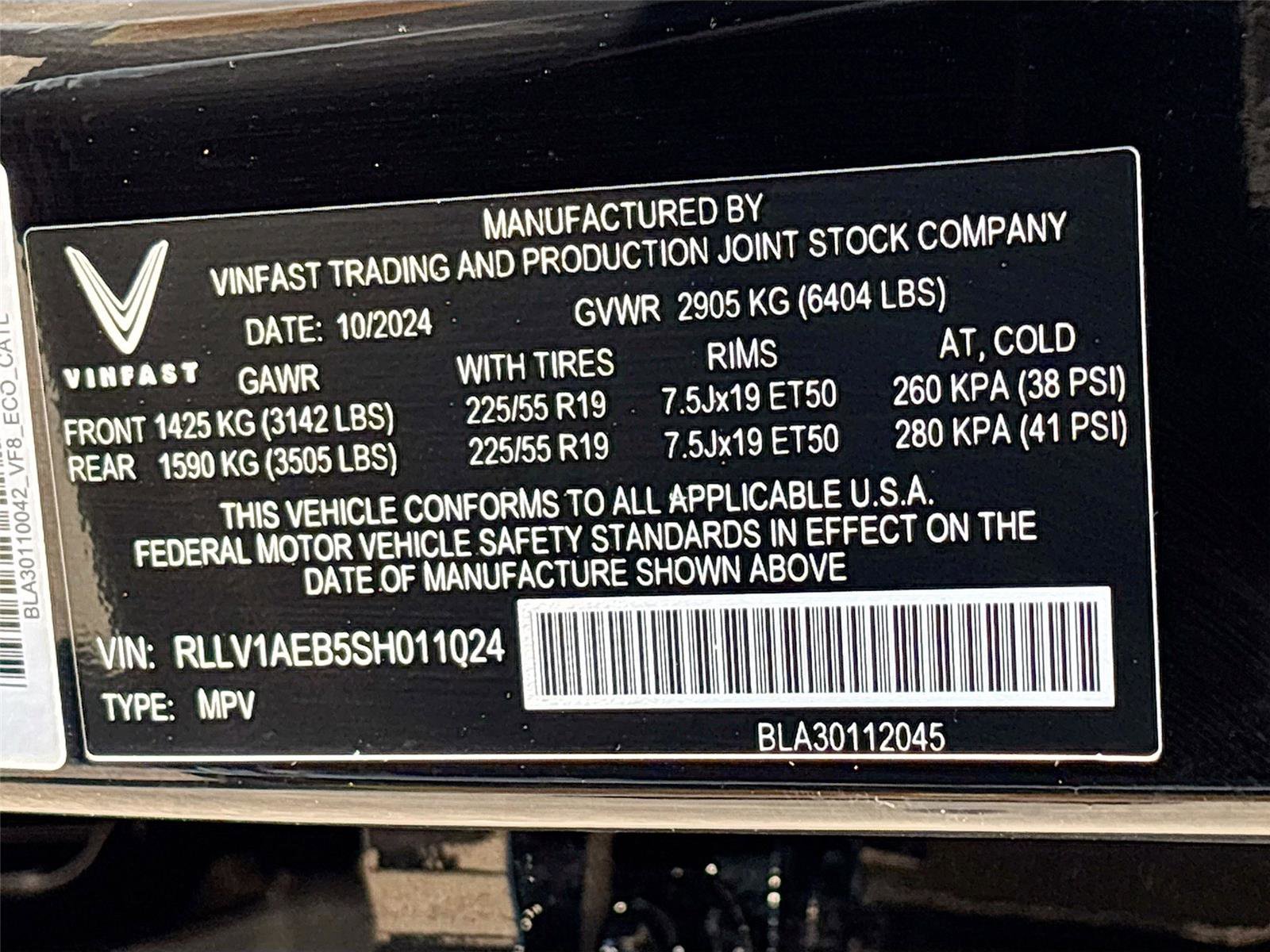 New 2025 VinFast VF 8 Eco image 32