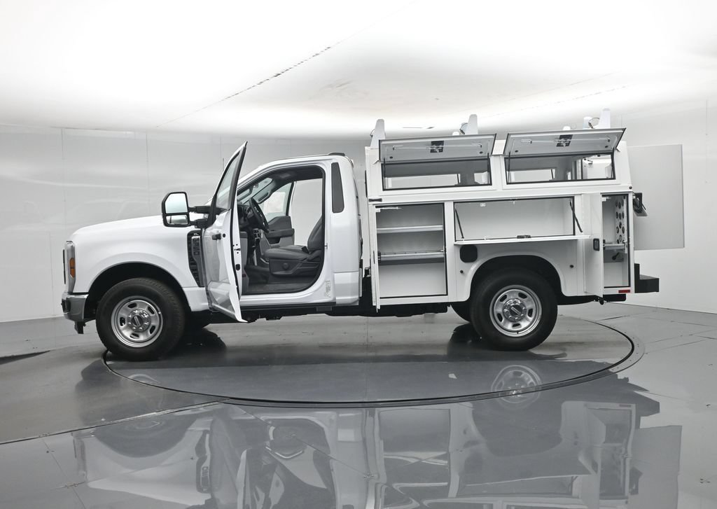 New 2026 Ford F350 XL w/ XL Chrome Package RWD image 4