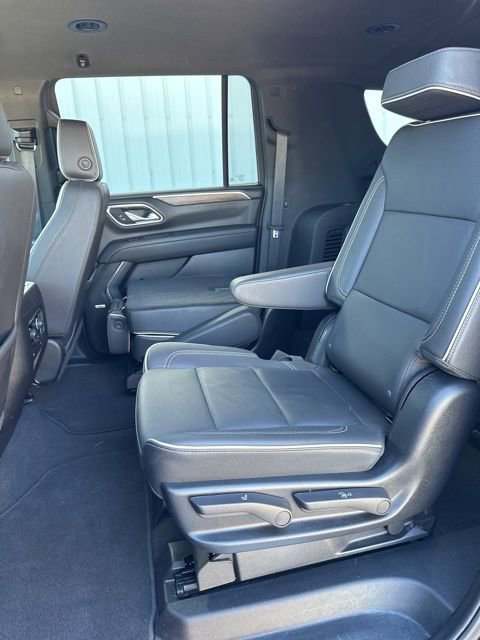 Used 2024 Chevrolet Suburban Premier image 40