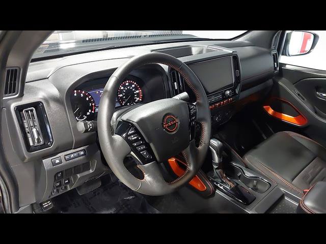 Used 2025 Nissan Frontier PRO-4X AWD/4WD image 21