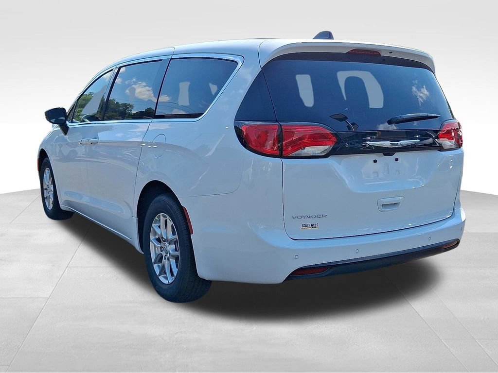 New 2025 Chrysler Voyager LX image 5