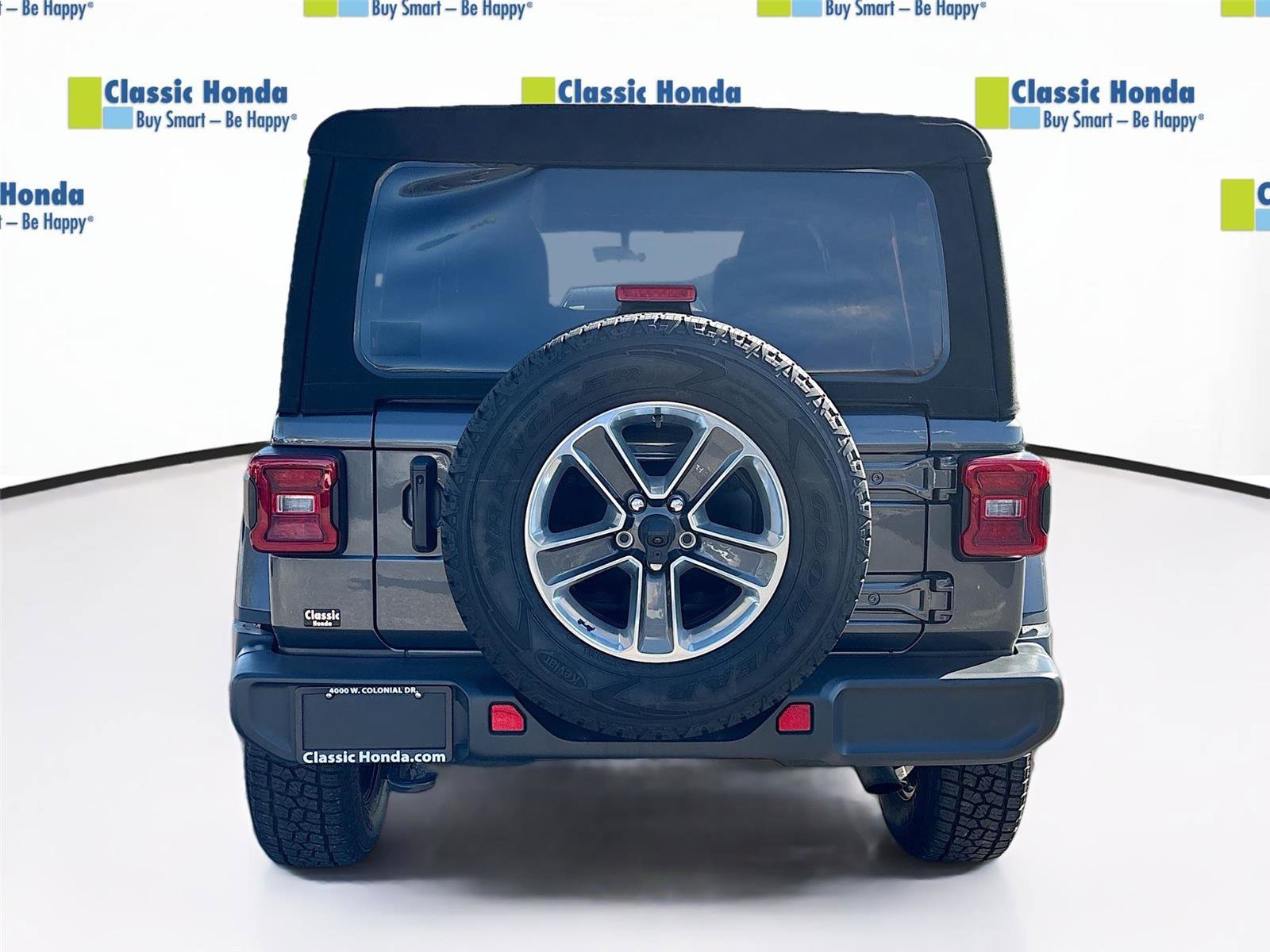 Used 2022 Jeep Wrangler Unlimited Sahara w/ LED Lighting Group image 7