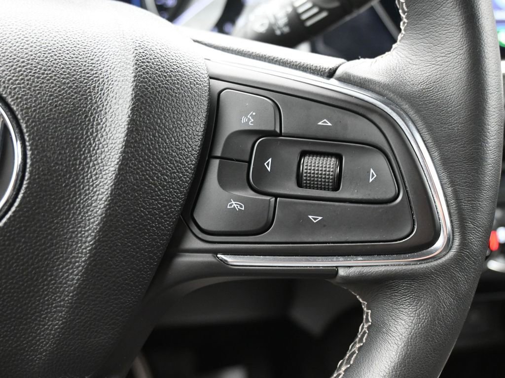 Used 2023 Buick Encore GX Select w/ Sport Touring Package image 25