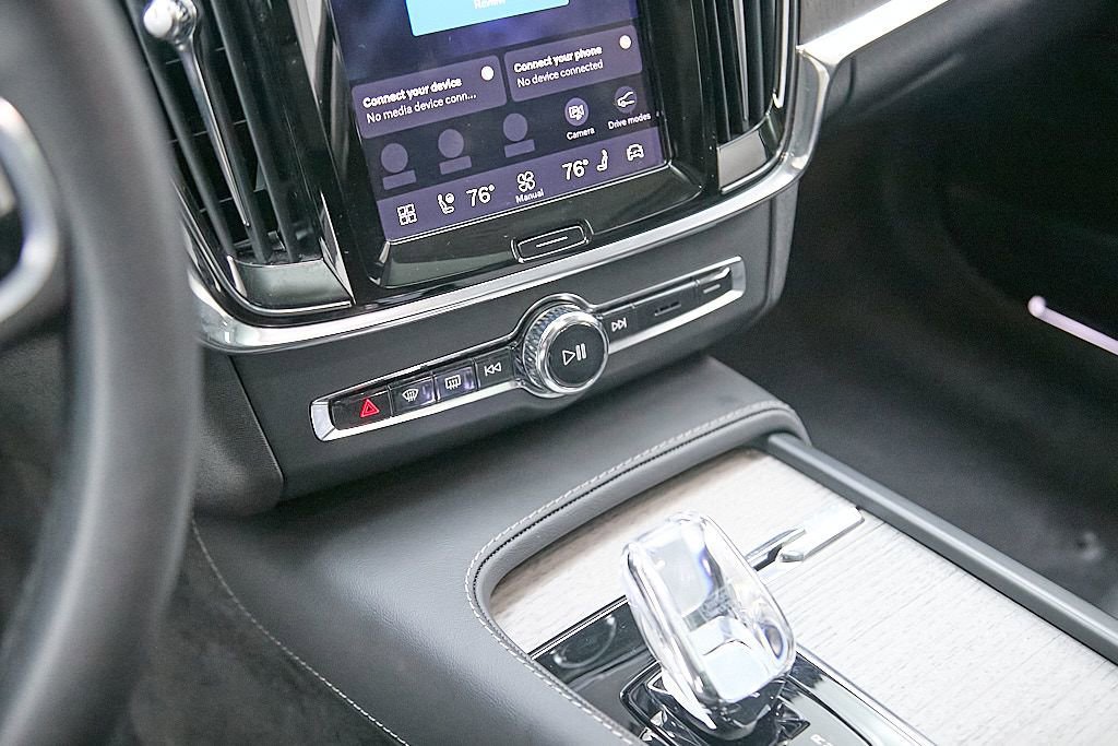 Certified 2023 Volvo S90 B6 Ultimate w/ Lounge Package image 15