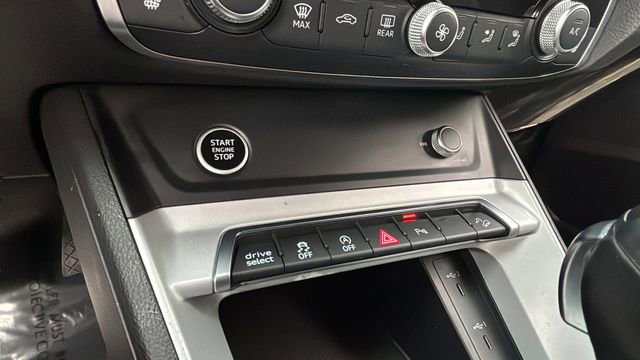 Used 2023 Audi Q3 2.0T Premium image 29