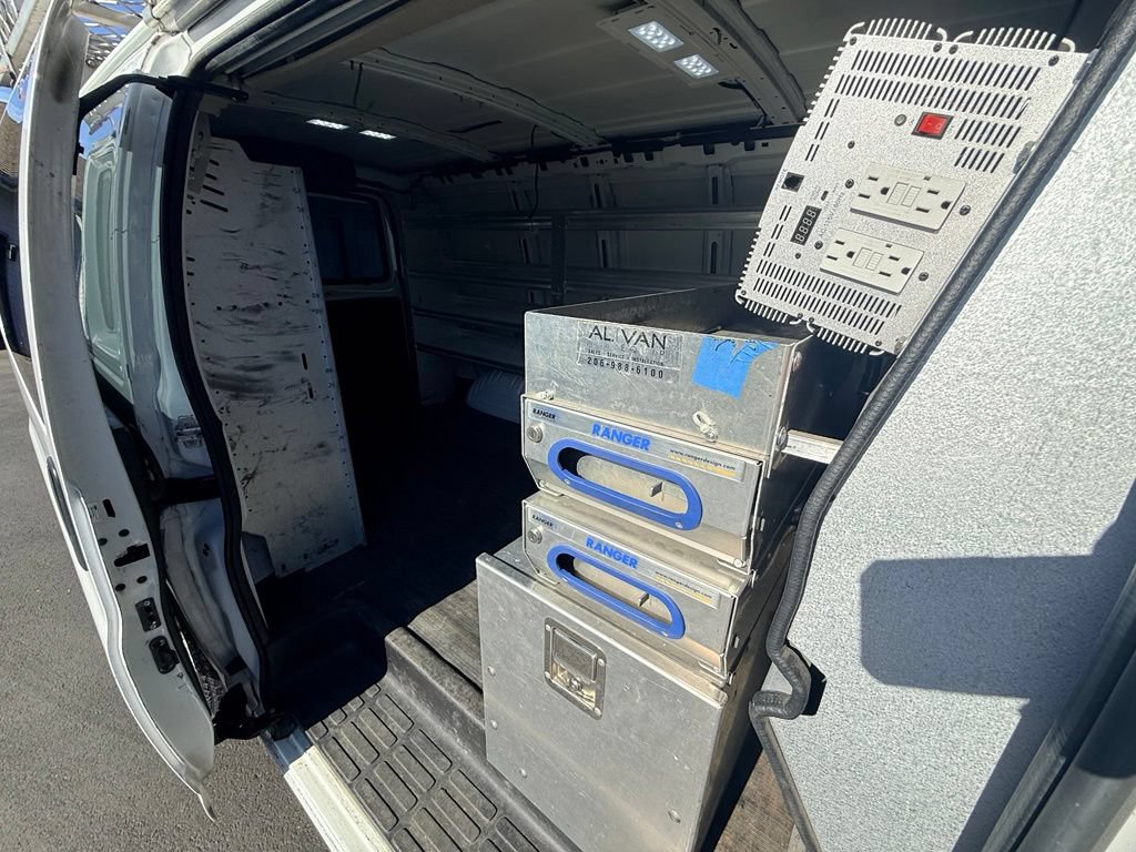 Used 2015 Chevrolet Express 3500 RWD image 24