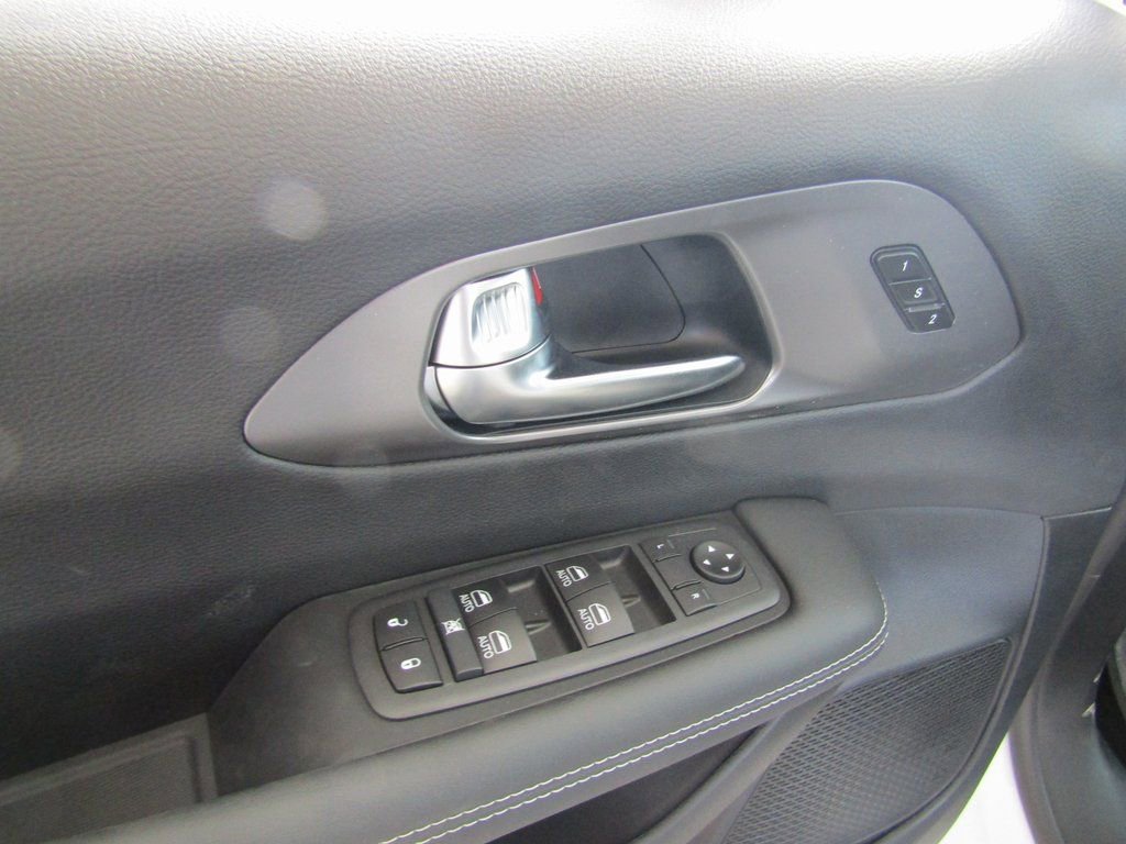 New 2026 Chrysler Pacifica Select image 23