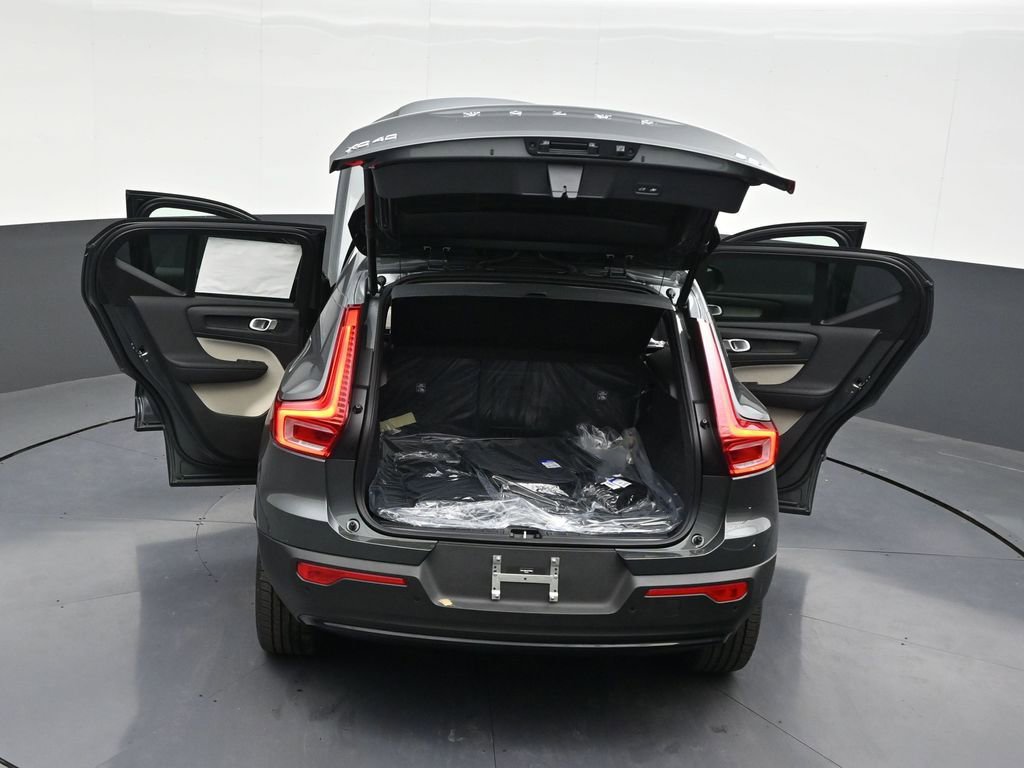 New 2026 Volvo XC40 B5 Plus w/ Protection Package Premier AWD/4WD image 33