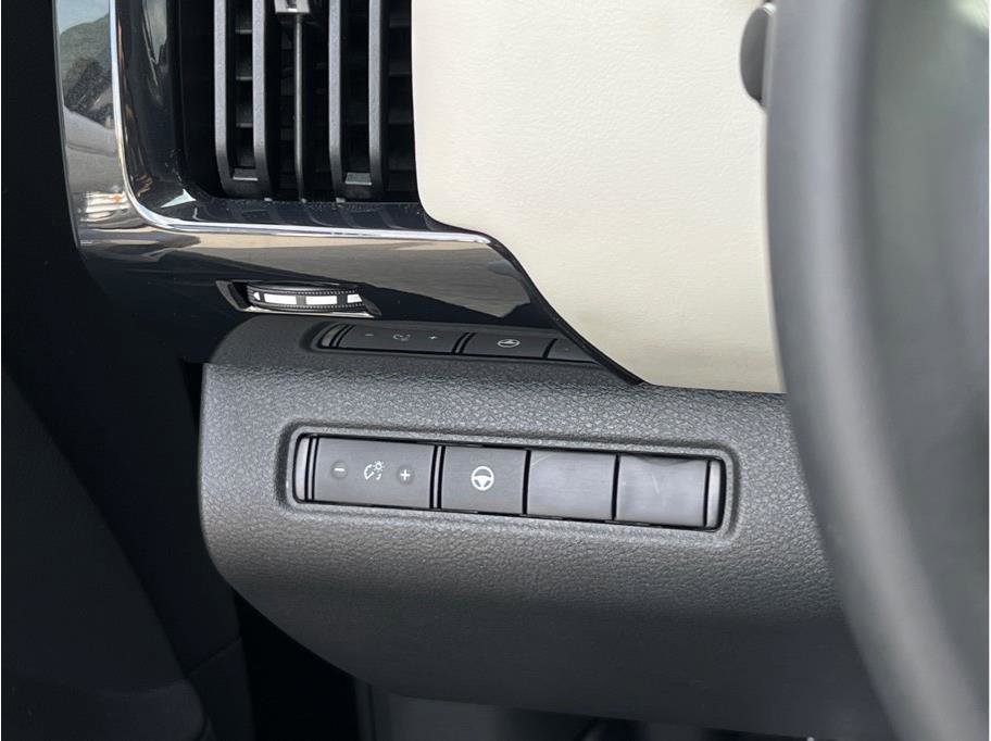 Used 2022 Nissan Pathfinder SV w/ Cargo Package image 21