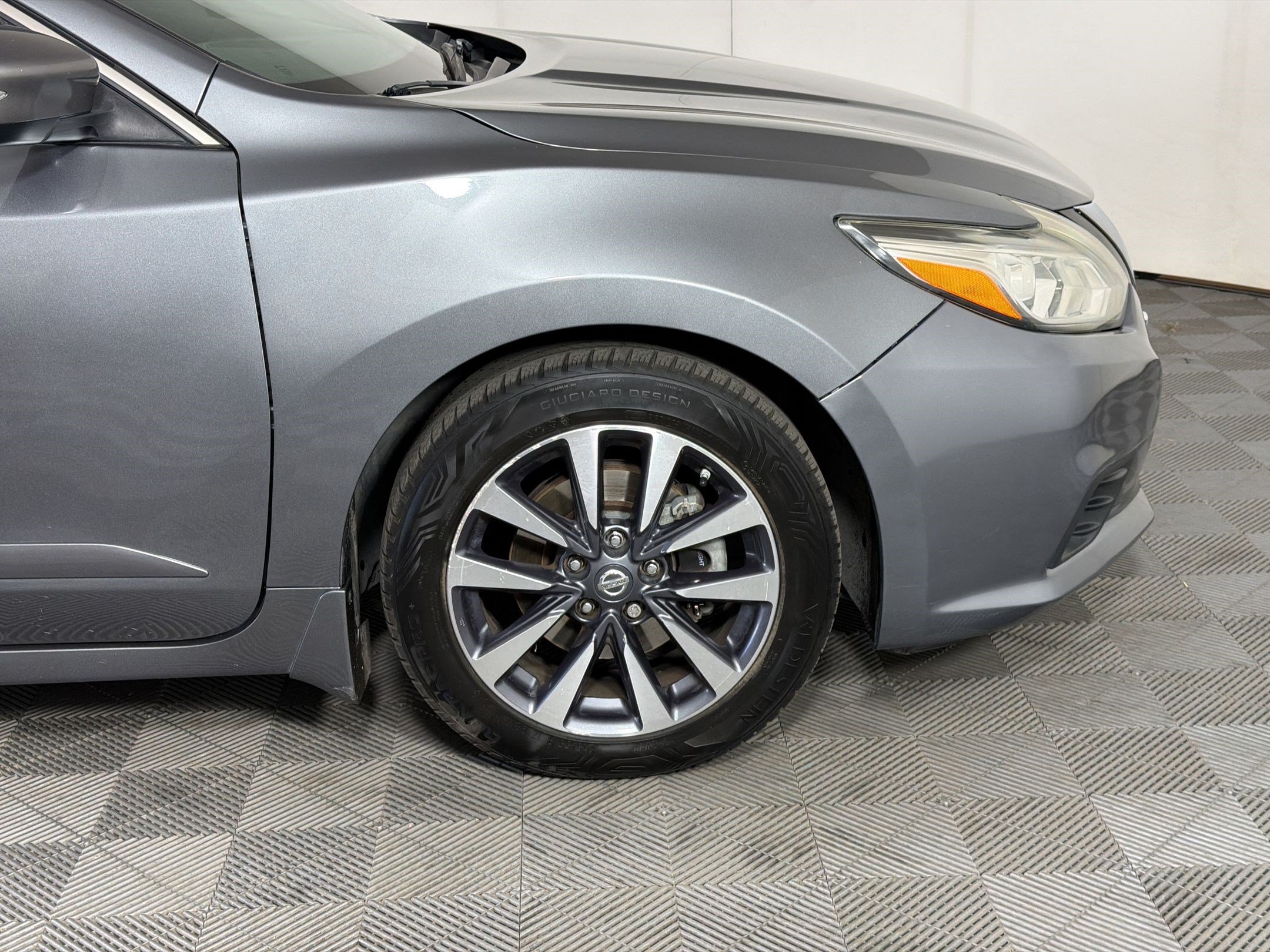 Used 2016 Nissan Altima 2.5 SV w/ Convenience Package FWD image 13