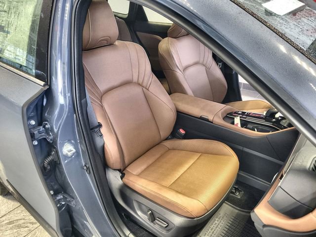 New 2025 Toyota Crown Signia image 25