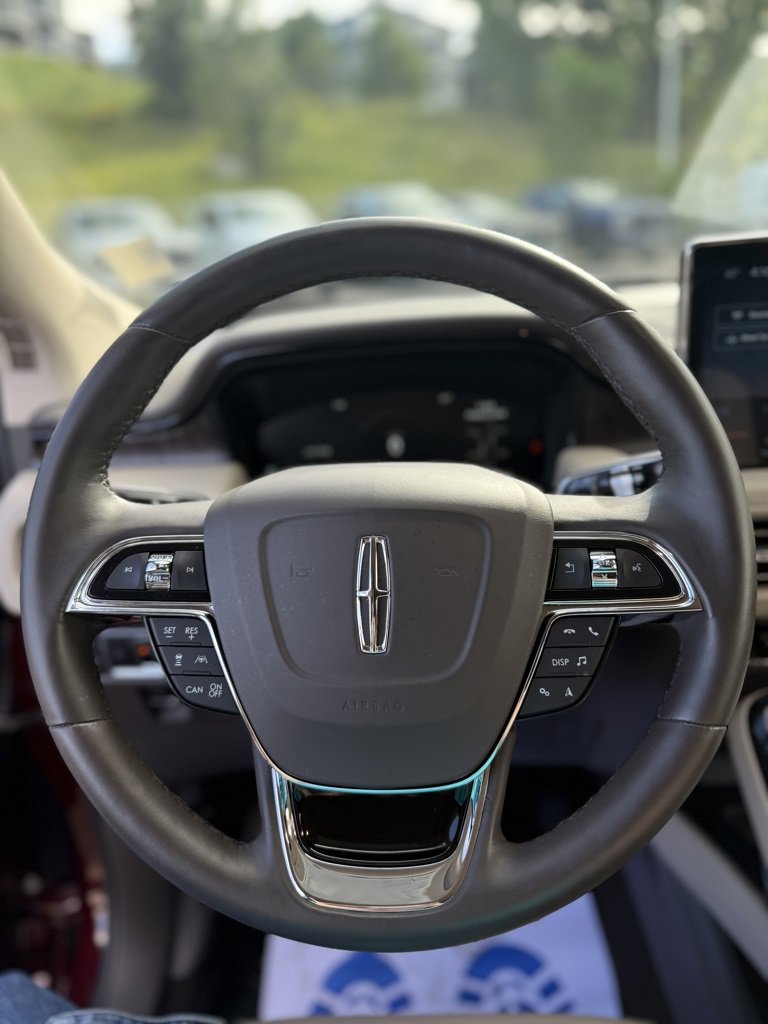 Certified 2022 Lincoln Nautilus Reserve image 16