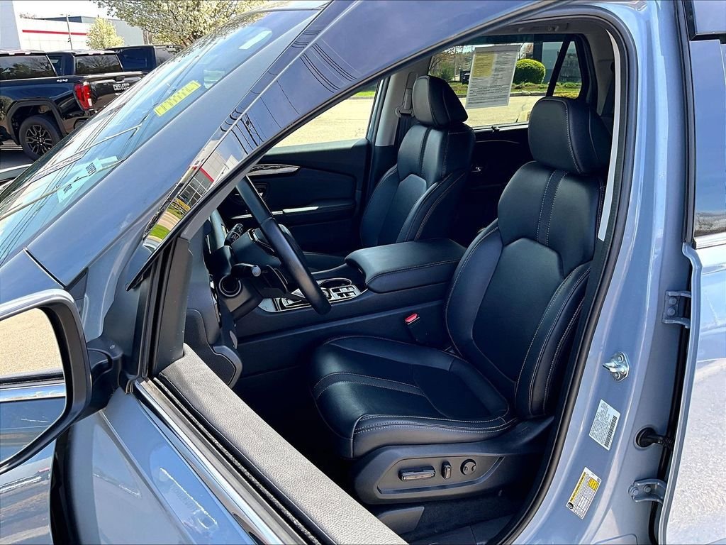 Used 2023 Honda Pilot Touring image 10