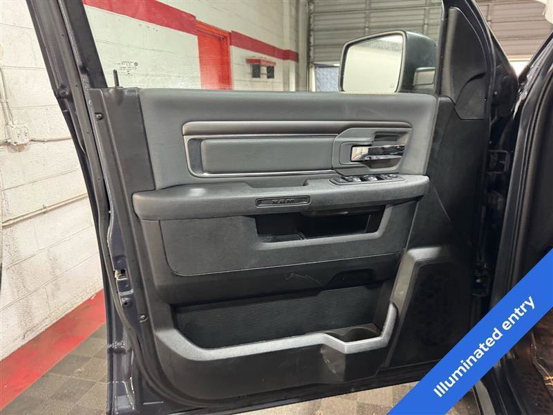 Used 2021 RAM 1500 Classic SLT image 8