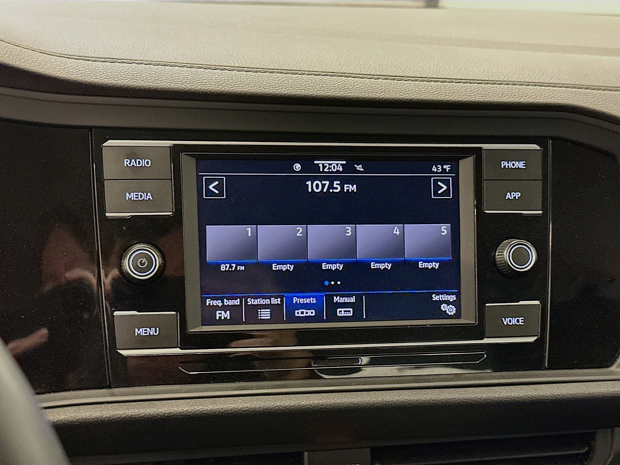 Used 2024 Volkswagen Jetta S image 21