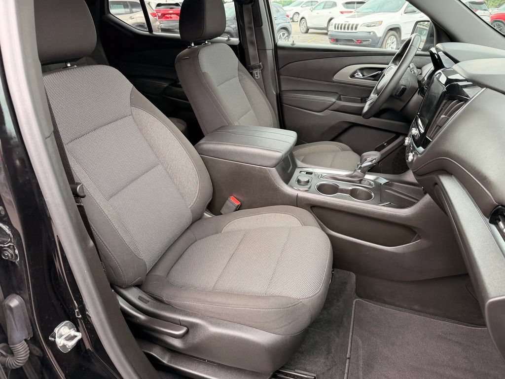 Used 2023 Chevrolet Traverse LT AWD/4WD image 35