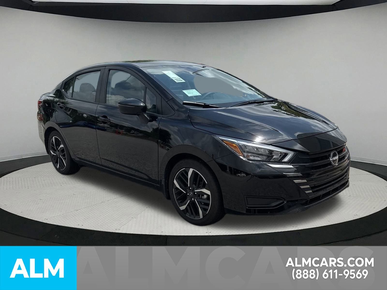 Used 2024 Nissan Versa SR w/ Trunk Package image 6