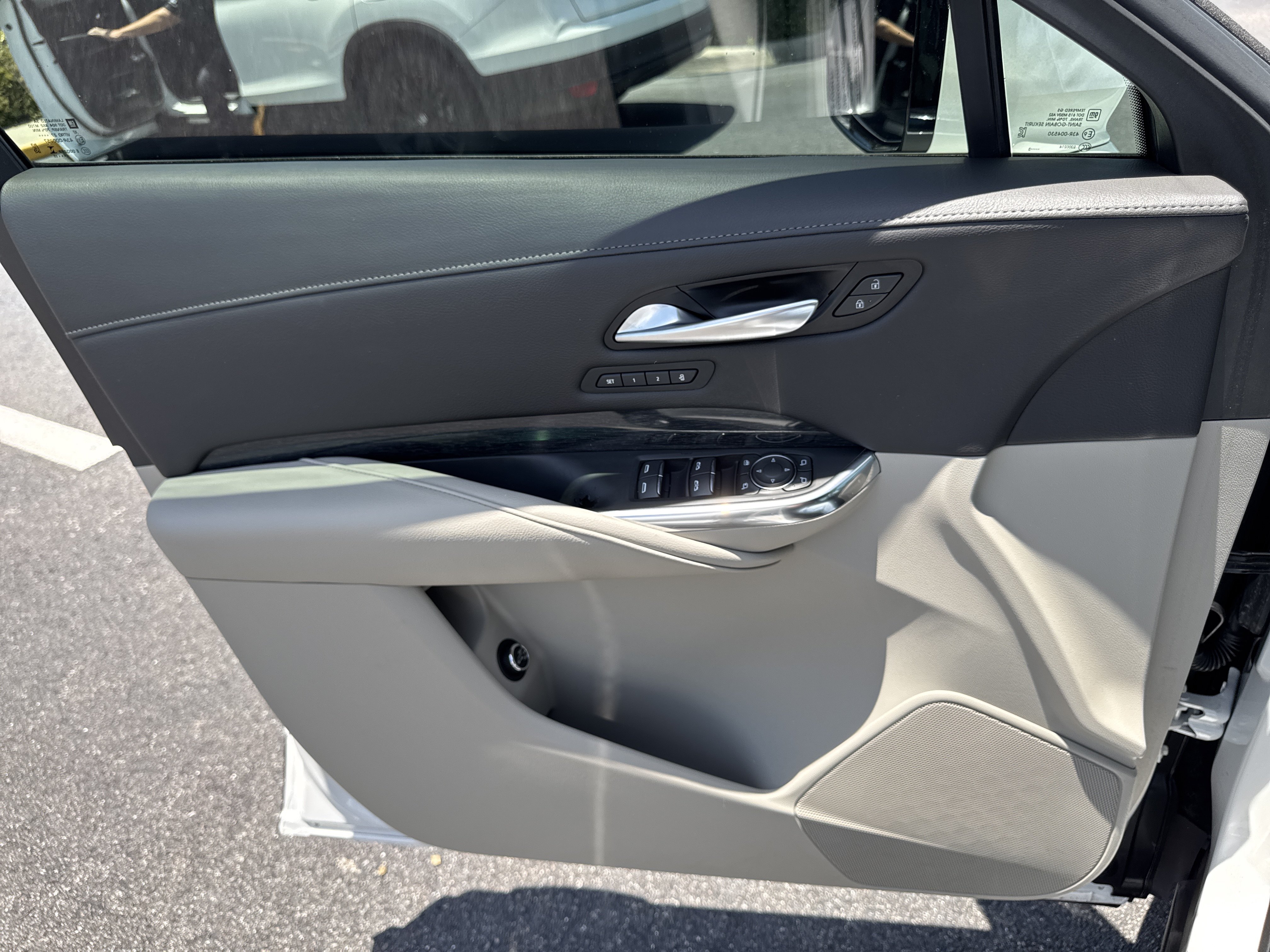 Certified 2023 Cadillac XT4 Premium Luxury w/ Cold Weather Package FWD image 23