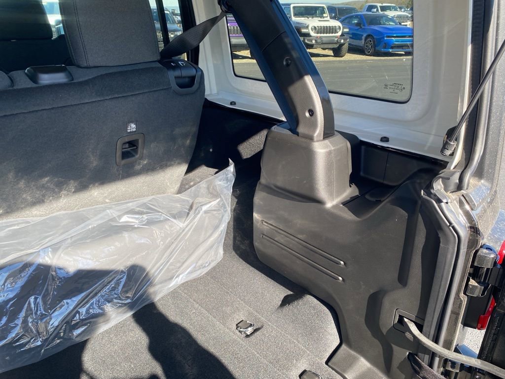 New 2026 Jeep Wrangler Unlimited Rubicon image 13
