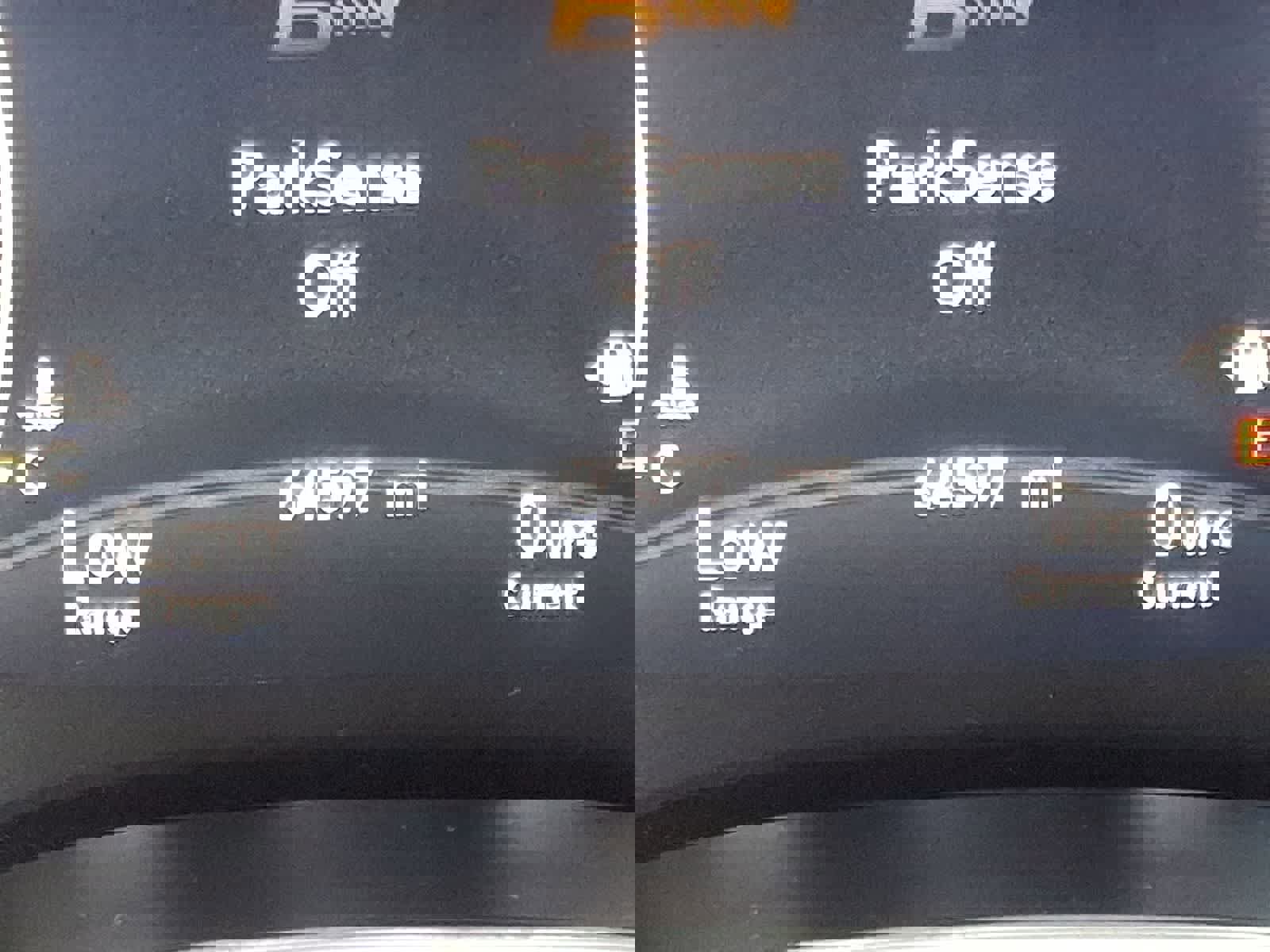 Used 2023 Chrysler Pacifica Touring-L image 15