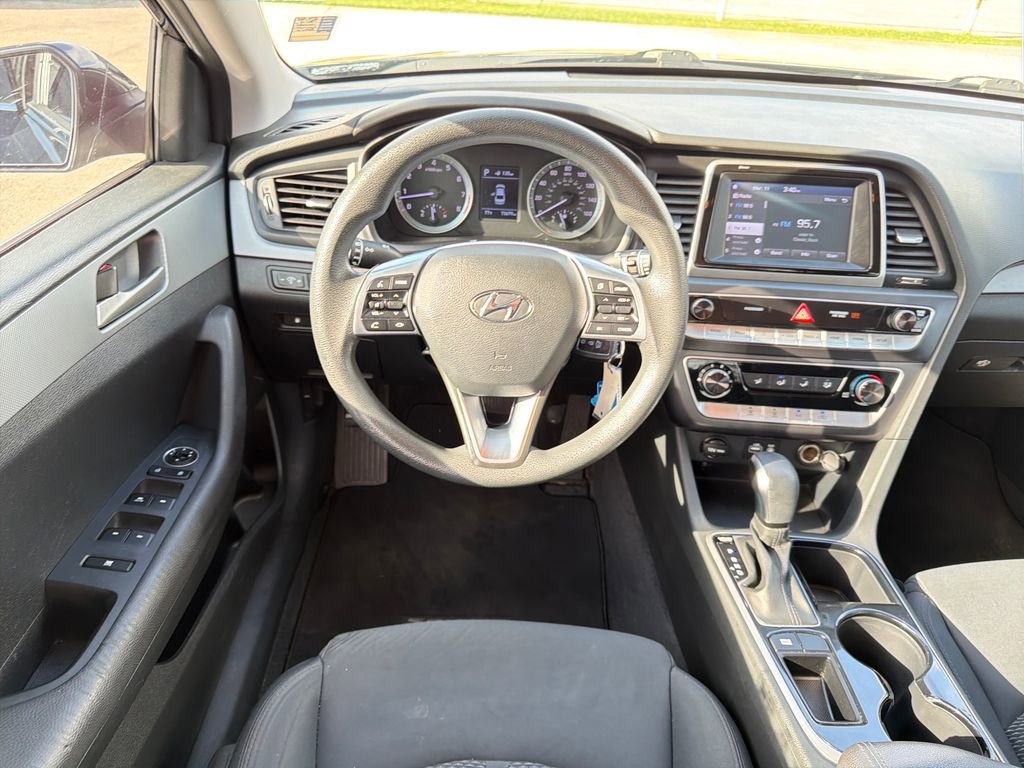 Used 2019 Hyundai Sonata SE image 16