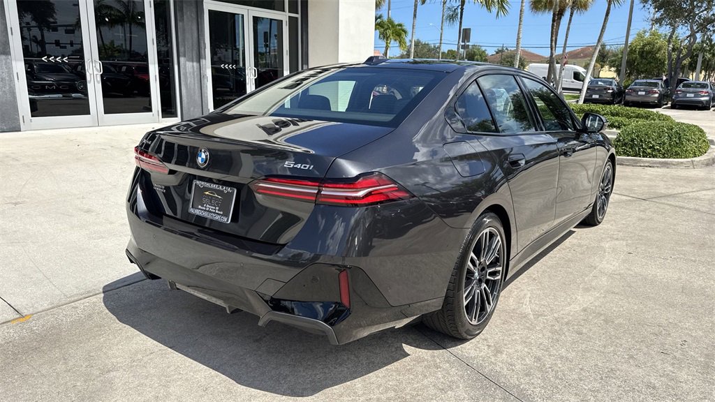 Used 2025 BMW 540i xDrive image 4