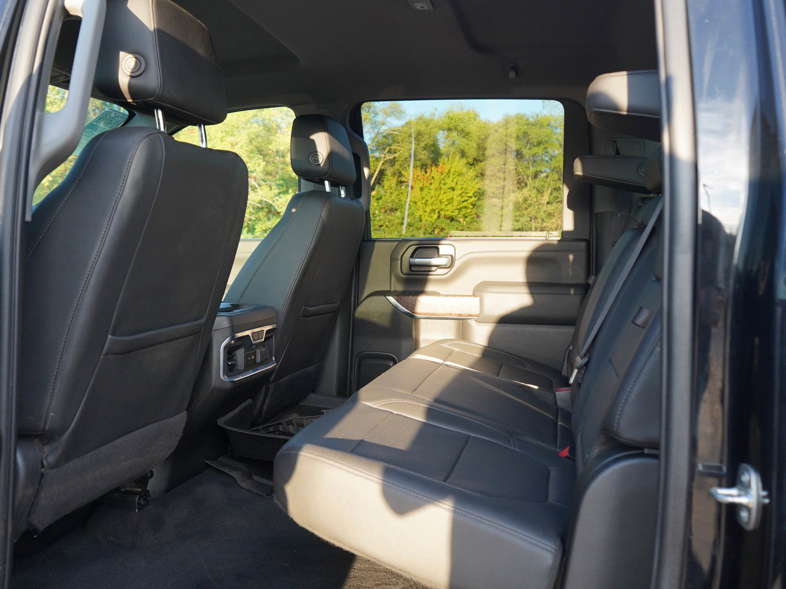 Used 2021 GMC Sierra 3500 SLT w/ SLT Convenience Package AWD/4WD image 15
