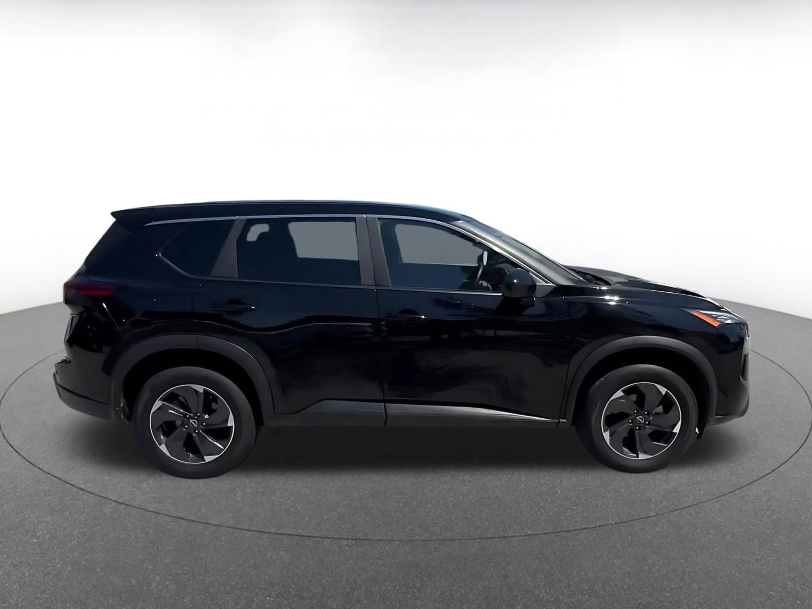 Used 2025 Nissan Rogue SV FWD image 16