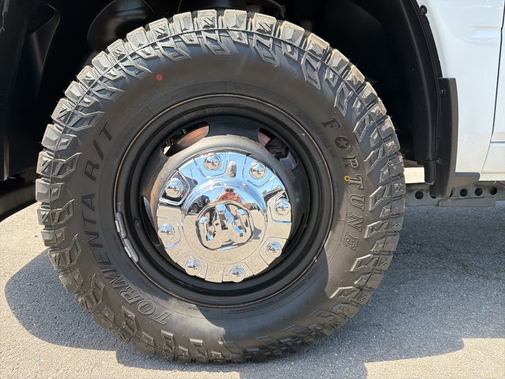 Used 2024 RAM 3500 Tradesman w/ Chrome Appearance Group AWD/4WD image 13