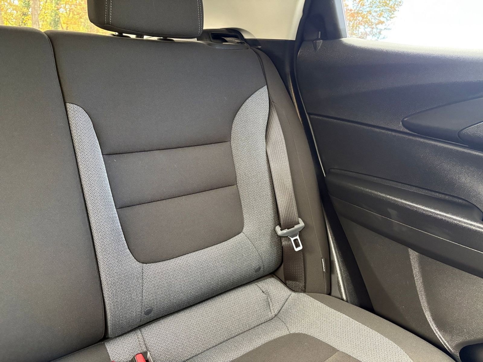 Used 2025 Chevrolet TrailBlazer LT image 35